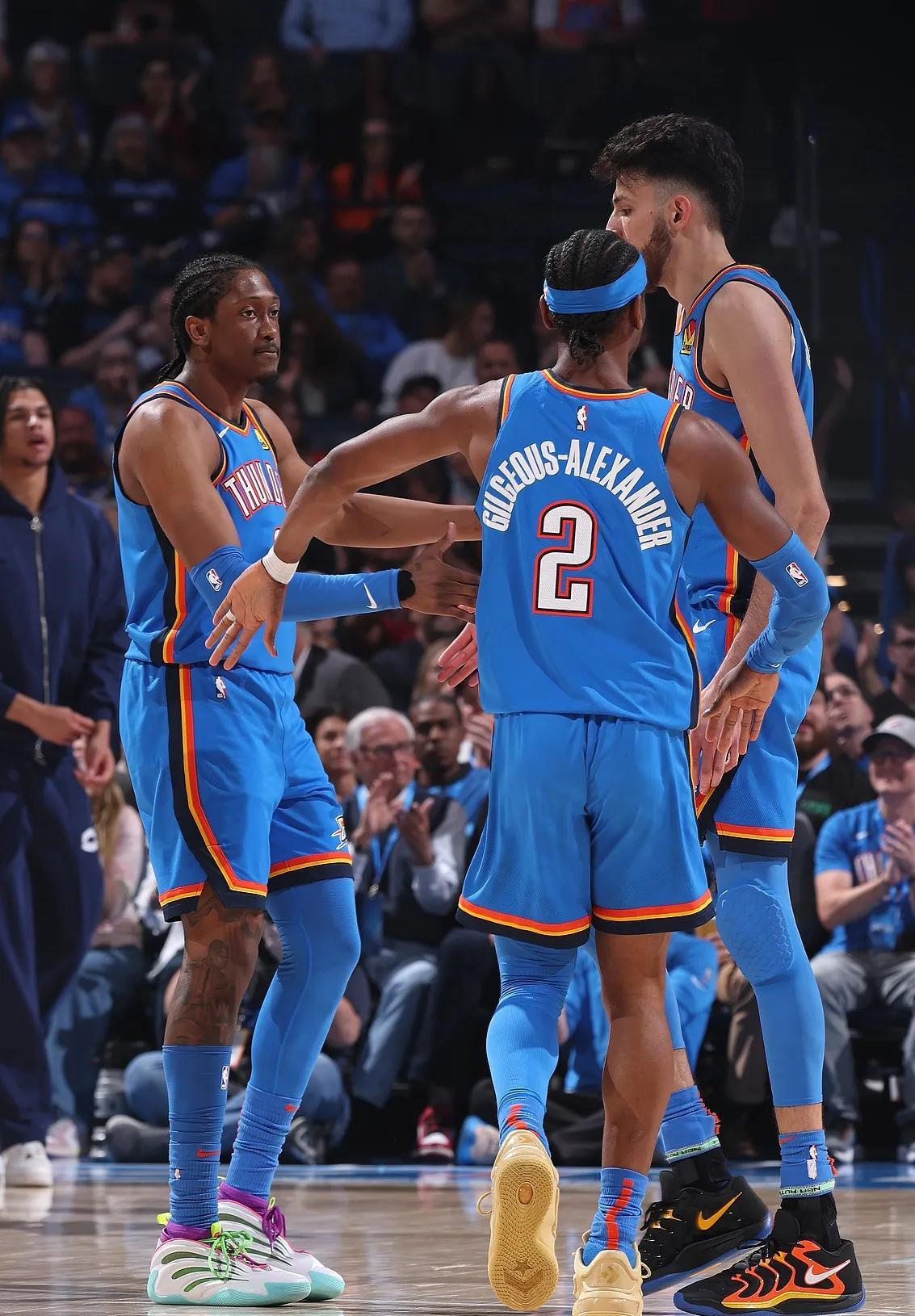 明尼苏达森林狼训练开放日；今夜回应争议引欢呼；英超在即；年轻球员得到机会的简单介绍-爱游戏网站入口