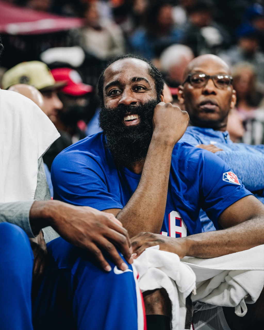 包含今晨费城76人复出首秀：NBA总决赛节点到来，赛场秩序良好，临场指挥获称赞的词条-爱游戏网站入口